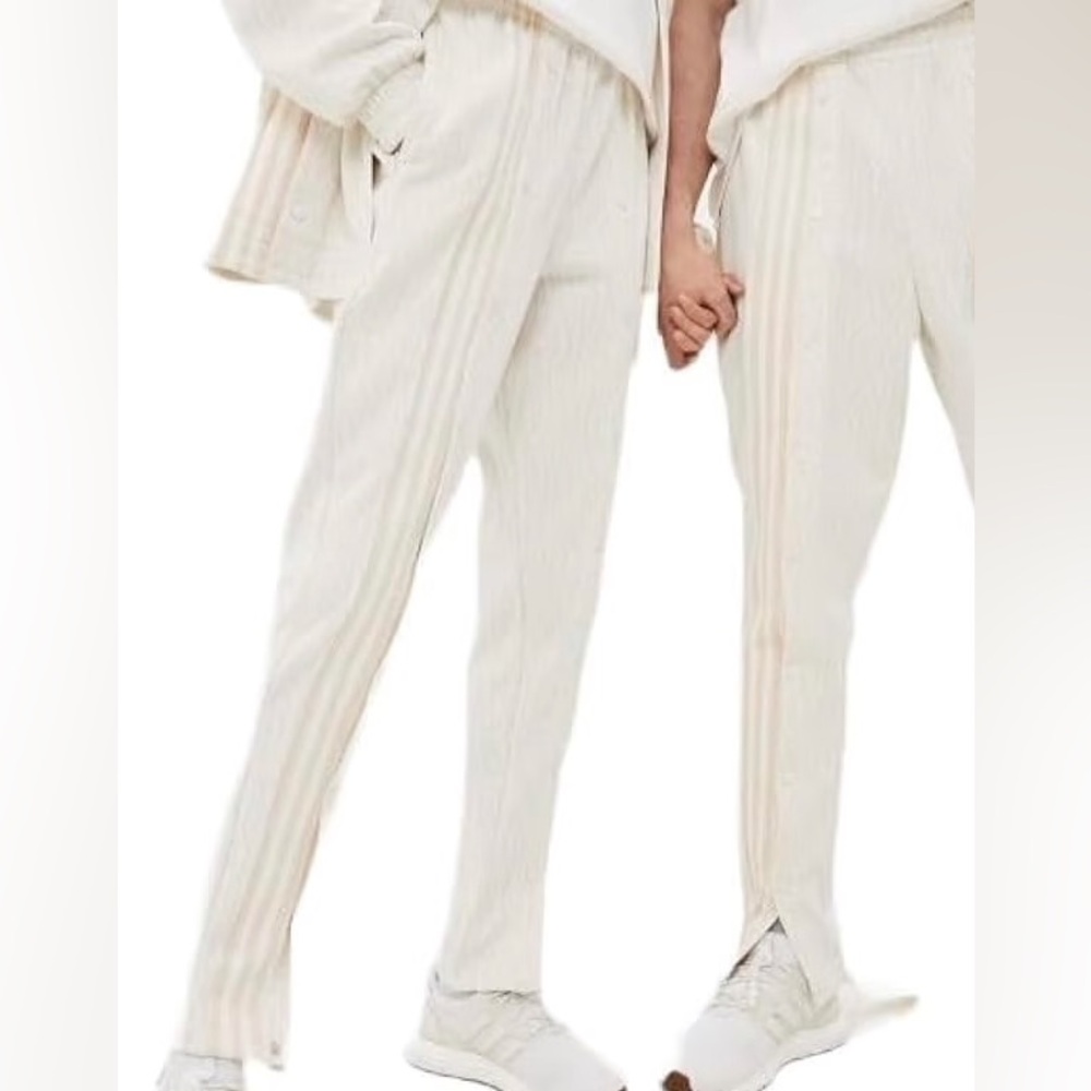 Adidas x Ivy Park Bundle (sweatpants & leggings)